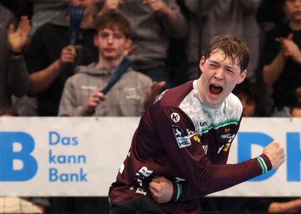 29.03.2026, Deutschland, Göppingen, Handball DAIKIN HBL, FRISCH AUF! Göppingen vs. HC Erlangen, Julian Buchele (FAG) jubelt, Jubel