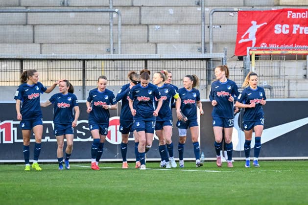 Jubel zum Tor zum 0:1 durch Wielle Douma (TSG Hoffenheim, 13) GER, SC Freiburg - TSG Hoffenheim, Frauen-Fussball, Google Pixel Frauen-Bundesliga, 22. Spieltag, Saison 2025 2026, 29.03.2026 DFB REGULATIONS PROHIBIT ANY USE OF PHOTOGRAPHS AS IMAGE SEQUENCES AND OR QUASI-VIDEO GER, SC Freiburg - TSG Hoffenheim, Frauen-Fussball, Google Pixel Frauen-Bundesliga, 22. Spieltag, Saison 2025 2026, 29.03.2026 Freiburg Copyright: xEibner-Pressefoto ThomasxHessx EP_THS