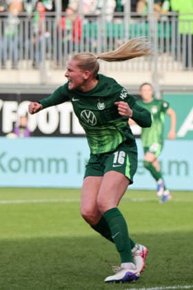 Wolfsburg, Deutschland: 29. März 2026 - 1. Frauen Bundesliga - 22. Spieltag - VfL Wolfsburg vs. Union Berlin Im Bild: Torschützin Camilla Küver Kuever (VfL) macht das Tor zum 2:3 für Wolfsburg und jubelt Copyright: HMBxMedia MadeleinexFantini