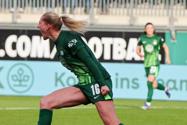 Wolfsburg, Deutschland: 29. März 2026 - 1. Frauen Bundesliga - 22. Spieltag - VfL Wolfsburg vs. Union Berlin Im Bild: Torschützin Camilla Küver Kuever (VfL) macht das Tor zum 2:3 für Wolfsburg und jubelt Copyright: HMBxMedia MadeleinexFantini