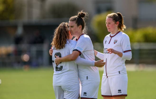 GER, Frankfurt, Eintracht Frankfurt II vs FC Ingolstadt, 2. Frauen Bundesliga, Fussball, DFB, Spielzeit 2025 2026, Stadion am Brentanobad, 21. Spieltag im Bild: FC Ingolstadt Frauen, Freude und Emotionen nach dem Sieg, Jubel, Mara Winter (FC Ingolstadt Frauen 2) DFB DFL REGULATIONS PROHIBIT ANY USE OF PHOTOGRAPHS AS IMAGE SEQUENCES AND OR QUASI-VIDEO, 29.03.2026 Copyright: HMBxMedia HendrikxHamelau