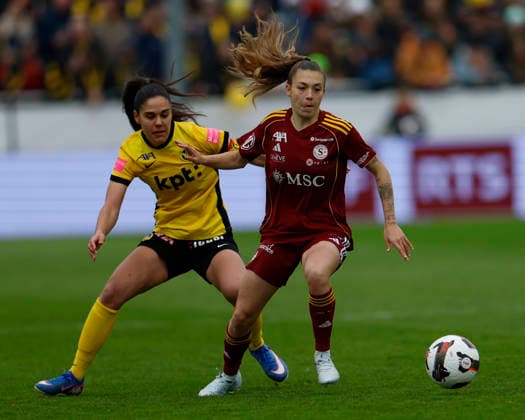 29.03.2026, SUI, Womens Cup Final 2026: BSC Young Boys Frauen vs Servette FC Chenois Feminin Asun Martinez (8, Servette FC Chenois Feminin, re.) und Lisa Josten (24, BSC YB Frauen) Winterthur Stadion Schützenwiese Zürich Switzerland