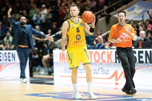 Martin Hermannsson (Nr. 15 Alba Berlin) GER, Basketball Loewen Braunschweig gegen Alba Berlin, Basketball, easyCredit BBL, Woche 26, Spielzeit 2025 26, 29.03.2026 GER, Basketball Loewen Braunschweig gegen Alba Berlin, Basketball, easyCredit BBL, Woche 26, Spielzeit 2025 26, 29.03.2026 Braunschweig Copyright: xEibner-Pressefoto DanielxREINELTx EP_DRT