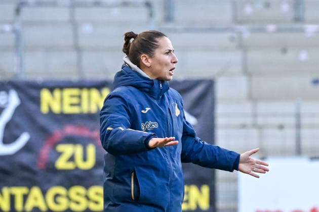 Eva-Maria Virsinger (TSG Hoffenheim, Trainerin) mit Emotion. GER, SC Freiburg - TSG Hoffenheim, Frauen-Fussball, Google Pixel Frauen-Bundesliga, 22. Spieltag, Saison 2025 2026, 29.03.2026 DFB REGULATIONS PROHIBIT ANY USE OF PHOTOGRAPHS AS IMAGE SEQUENCES AND OR QUASI-VIDEO GER, SC Freiburg - TSG Hoffenheim, Frauen-Fussball, Google Pixel Frauen-Bundesliga, 22. Spieltag, Saison 2025 2026, 29.03.2026 Freiburg Copyright: xEibner-Pressefoto ThomasxHessx EP_THS