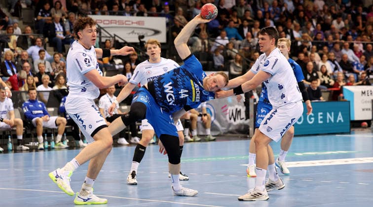 29.03.2026, Deutschland, Stuttgart, Handball Bundesliga, TVB Stuttgart vs. Lemgo Lippe, v.l. Joel Willecke (Lemgo), Lenny Rubin (TVB), Frederik Simak (Lemgo)