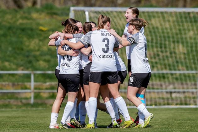 29.03.2026, Fußball, 2. Frauen-Bundesliga, 2025 2026, 21. Spieltag, SG 99 Andernach - SV Meppen Meppens Frauen jubeln über das frühe 1:0. Andernach Stadion Rheinland-Pfalz Deutschland
