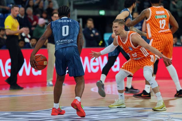 v.li. DJ Horne (MLP Academics Heidelberg, 0), Thomas Klepeisz (Ratiopharm Ulm, 22) GER, MLP Academics Heidelberg vs. Ratiopharm Ulm, Basketball, easycredit Basketball Bundesliga, 26.Spieltag, Saison, 2025 2026, 29.03.2025 GER, MLP Academics Heidelberg vs. Ratiopharm Ulm, Basketball, easycredit Basketball Bundesliga, 26.Spieltag, Saison, 2025 2026, 29.03.2025 Heidelberg Copyright: xEibner-Pressefoto JoergxHirschx EP_JHH