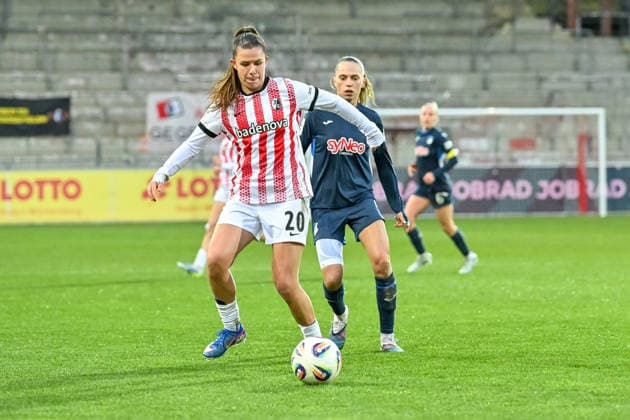 Leela Egli (SC Freiburg, 20) mit Ball dahinter Jill Janssens (TSG Hoffenheim, 09) GER, SC Freiburg - TSG Hoffenheim, Frauen-Fussball, Google Pixel Frauen-Bundesliga, 22. Spieltag, Saison 2025 2026, 29.03.2026 DFB REGULATIONS PROHIBIT ANY USE OF PHOTOGRAPHS AS IMAGE SEQUENCES AND OR QUASI-VIDEO GER, SC Freiburg - TSG Hoffenheim, Frauen-Fussball, Google Pixel Frauen-Bundesliga, 22. Spieltag, Saison 2025 2026, 29.03.2026 Freiburg Copyright: xEibner-Pressefoto ThomasxHessx EP_THS