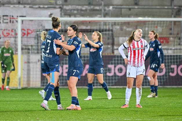 Franziska Harsch (TSG Hoffenheim, 17), Naomi Luyet (TSG Hoffenheim, 07) freuen sich ueber den 1:2 Sieg. Enttäuschung bei Alena Bienz (SC Freiburg, 08) GER, SC Freiburg - TSG Hoffenheim, Frauen-Fussball, Google Pixel Frauen-Bundesliga, 22. Spieltag, Saison 2025 2026, 29.03.2026 DFB REGULATIONS PROHIBIT ANY USE OF PHOTOGRAPHS AS IMAGE SEQUENCES AND OR QUASI-VIDEO GER, SC Freiburg - TSG Hoffenheim, Frauen-Fussball, Google Pixel Frauen-Bundesliga, 22. Spieltag, Saison 2025 2026, 29.03.2026 Freiburg Copyright: xEibner-Pressefoto ThomasxHessx EP_THS