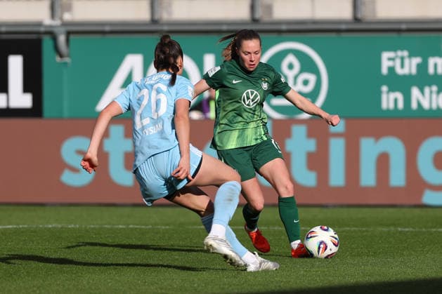 VfL vs. Berlin, BL Frauen 1Wolfsburg, 29.03.2026, Fußball, Frauen, Google Pixel Bundesliga, Saison 2025 2026, VfL Wolfsburg vs FC Union Berlin, Amber Tysiak (Union Berlin), Janou Levels (VfL Wolfsburg) AOK Stadion Niedersachsen Deutschland