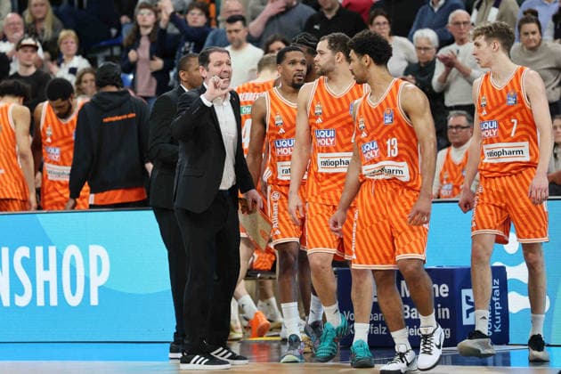TY Harrelson (Ratiopharm Ulm, Head Coach) GER, MLP Academics Heidelberg vs. Ratiopharm Ulm, Basketball, easycredit Basketball Bundesliga, 26.Spieltag, Saison, 2025 2026, 29.03.2025 GER, MLP Academics Heidelberg vs. Ratiopharm Ulm, Basketball, easycredit Basketball Bundesliga, 26.Spieltag, Saison, 2025 2026, 29.03.2025 Heidelberg Copyright: xEibner-Pressefoto JoergxHirschx EP_JHH
