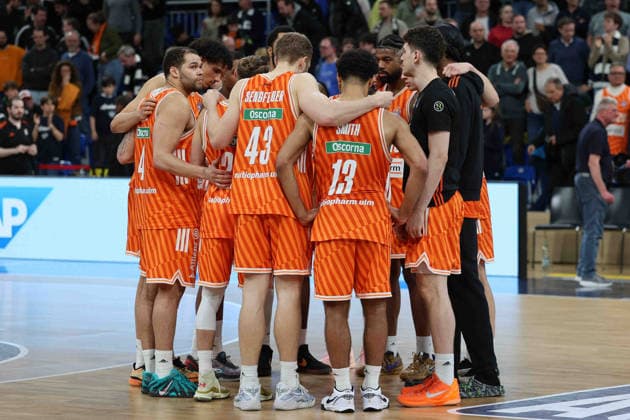Enttaeuscht auf dem Spielfeld die Spieler vom Ratiopharm Ulm. GER, MLP Academics Heidelberg vs. Ratiopharm Ulm, Basketball, easycredit Basketball Bundesliga, 26.Spieltag, Saison, 2025 2026, 29.03.2025 GER, MLP Academics Heidelberg vs. Ratiopharm Ulm, Basketball, easycredit Basketball Bundesliga, 26.Spieltag, Saison, 2025 2026, 29.03.2025 Heidelberg Copyright: xEibner-Pressefoto JoergxHirschx EP_JHH
