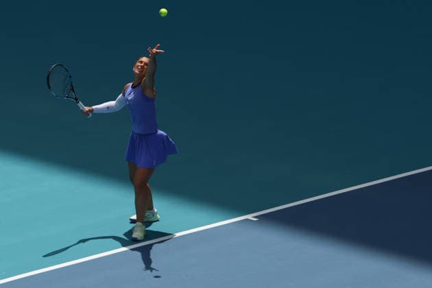 March 29, 2026, Miami Gardens, Florida, USA: SARA ERRANI (ITA) serves the ball during her women s doubles finals match against TAYLOR TOWNSEND (USA) and KATERINA SINIAKOVA (CZE) at the Miami Open at Hard Rock Stadium in Miami Gardens, Florida. Miami Gardens USA - ZUMAv151 20260329_zsp_v151_007 Copyright: xLorenzoxVasquezx