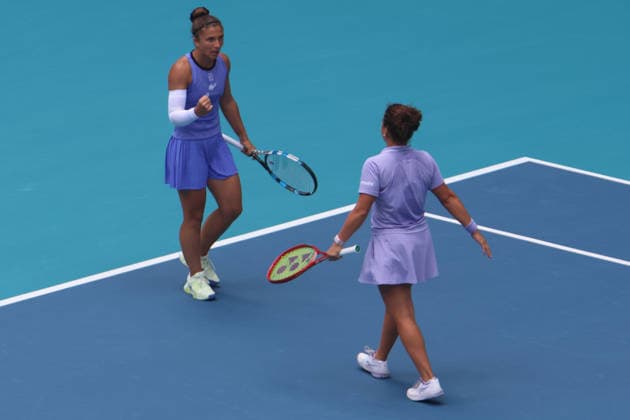 March 29, 2026, Miami Gardens, Florida, USA: SARA ERRANI (ITA) and JASMINE PAOLINI (ITA) react during her women s doubles finals match against TAYLOR TOWNSEND (USA) and KATERINA SINIAKOVA (CZE) at the Miami Open at Hard Rock Stadium in Miami Gardens, Florida. Teennis 2026: Miami Open Women Doubles Finals  - ZUMAv151 20260329_zsp_v151_024 Copyright: xLorenzoxVasquezx