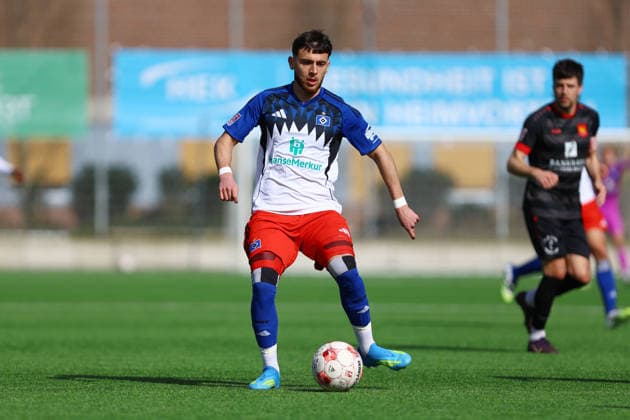 10 Bilal Yalcinkaya (Hamburger SV U21, U 21 Fußball I Herren I Regionalliga Nord I Saison 2025-2026 I 28. Spieltag I Hamburger SV U21 - FSV Schöningen I 29.03.2026 I Stadion Hoheluft *** 10 Bilal Yalcinkaya Hamburger SV U21 Fußball I Herren I Regionalliga Nord I Saison 2025 2026 I 28 Spieltag I Hamburger SV U21 FSV Schöningen I 29 03 2026 I Stadion Hoheluft