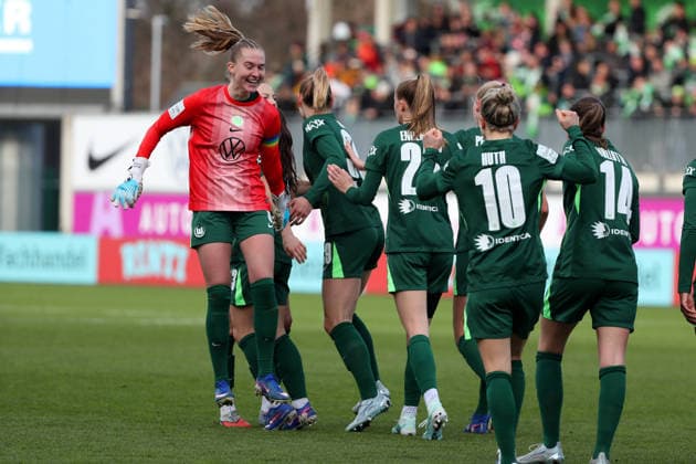 VfL vs. Berlin, BL Frauen Wolfsburg, 29.03.2026, Fußball, Frauen, Google Pixel Bundesliga, Saison 2025 2026, VfL Wolfsburg vs FC Union Berlin, Torfrau Janina Minge (VfL Wolfsburg) bejubelt Tor zum 3:3 AOK Stadion Niedersachsen Deutschland