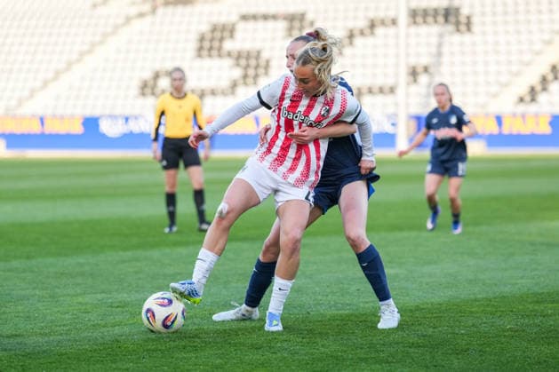 Google Pixel Frauen-Bundesliga: SC Freiburg vs. TSG Hoffenheim, 29.03.2026 Zweikampf zwischen Sophie Nachtigall (SC Freiburg, 27) und Vanessa Diehm (TSG 1899 Hoffenheim, 6) Google Pixel Frauen-Bundesliga: SC Freiburg vs. TSG Hoffenheim, Dreisamstadion, 29.03.2026 DFB DFL REGULATIONS PROHIBIT ANY USE OF PHOTOGRAPHS AS IMAGE SEQUENCES AND OR QUASI-VIDEO. Copyright: xBEAUTIFULxSPORTS Boscox