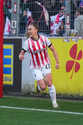 Google Pixel Frauen-Bundesliga: SC Freiburg vs. TSG Hoffenheim, 29.03.2026 Torjubel zum 1:2 durch Lisa Kolb (SC Freiburg, 22) Google Pixel Frauen-Bundesliga: SC Freiburg vs. TSG Hoffenheim, Dreisamstadion, 29.03.2026 DFB DFL REGULATIONS PROHIBIT ANY USE OF PHOTOGRAPHS AS IMAGE SEQUENCES AND OR QUASI-VIDEO. Copyright: xBEAUTIFULxSPORTS Boscox