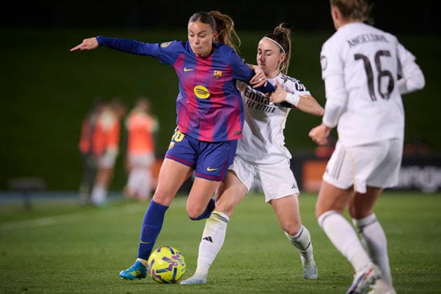 Real Madrid CF™s Athenea del Castillo (r) and FC Barcelona, Barca Ä™s Clara Serrajordi during La Liga F match. March 29 ,2025. (20260329088)