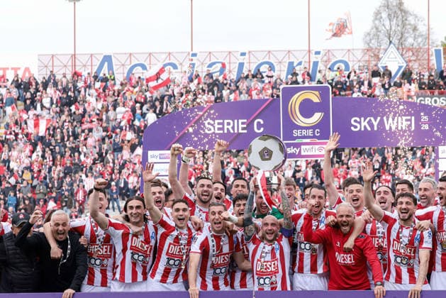 CALCIO - Serie C Italia - Vicenza vs Brescia L.R. Vicenza s players celebrate their victory at the end of the match during the match of 34th day of the Serie C Championship between L.R. Vicenza vs Union Brescia at the Romeo Menti Stadium on 29 March 2026 in Vicenza, VI. Vicenza Italy  Copyright: xIPAxSport ABACAx