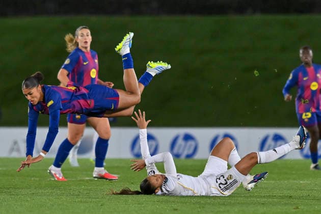 March 29, 2026, Madrid, Madrid, Spain: MAELLE LAKRAR of Real Madrid Femenino CF fouled the player SYDNEY SCHERTENLEIB of FC Barcelona, Barca Femenino during the Spanish Women League, Liga F, football match played between REAL MADRID 0 Vs FC BARCELONA 3 at Alfredo Di Stefano stadium on march 29, 2026, in Valdebebas, Madrid, Spain. Spanish Women League REAL MADRID 0 Vs FC BARCELONA 3 (03.29.26) - ZUMAc312 20260329_zsp_c312_040 Copyright: xOscarxManuelxSanchezx