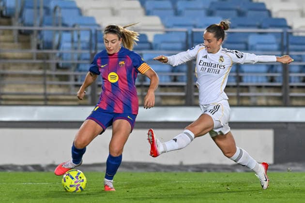 March 30, 2026, Madrid, Madrid, Spain: ALEXIA PUTELLAS SEGURA of FC Barcelona, Barca Femenino pases the ball during the Spanish Women League, Liga F, football match played between REAL MADRID 0 Vs FC BARCELONA 3 at Alfredo Di Stefano stadium on march 29, 2026, in Valdebebas, Madrid, Spain. Madrid Spain - ZUMAc312 20260330_zsp_c312_024 Copyright: xOscarxManuelxSanchezx