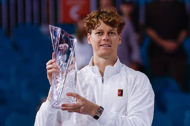 MIAMI GARDENS, FL - MARCH 29: Jannik Sinner poses with the Butch Buchholz men™s singles winner™s trophy at the Miami Open on March 29, 2026, at Hard Rock Stadium in Miami Gardens, Florida,(Photo by Chris Arjoon Icon Sportswire) TENNIS: MAR 29 Miami Open EDITORIAL USE ONLY Icon2603290010066