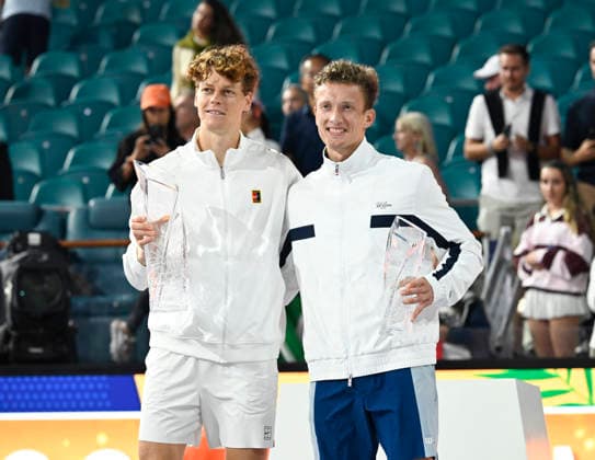 MIAMI GARDENS, FL - MARCH 29: Jannik Sinner of Italy, left, celebrates winning the menÕs singles final tennis match against Jiri Lehecka of the Czech Republic at the Miami Open on March 29, 2026, at Hard Rock Stadium in Miami Gardens, Florida. (Photo by Michele Eve Sandberg Icon Sportswire) TENNIS: MAR 29 Miami Open EDITORIAL USE ONLY Icon2603290902