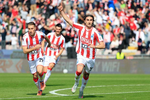 Italian Serie C soccer match L.R. Vicenza vs Union Brescia Armand Rada of L.R. Vicenza celebrates after scoring a goal in the 48th minute for 1-1 during the Italian Serie C soccer match L.R. Vicenza vs Union Brescia at Romeo Menti Stadium. Final score L.R. Vicenza 1:1 Union Brescia Vicenza Italy Copyright: xEmanuelexPennacchiox xSOPAxImagesx _PR12510