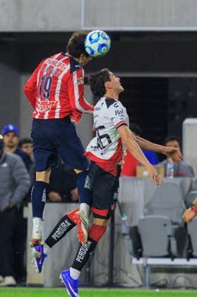 March 29, 2026, Los Angeles, California, USA: Aldo Rocha 26 of the Atlas FC battles for a head ball with Diego Campillo 19 of the Chivas de Guadalajara during the Clasico Tapatio game on Sunday March 29, 2026 at the BMO Stadium in Los Angeles, California. Chivas defeat Atlas FC, 1-0. JAVIER ROJAS PI Los Angeles USA - ZUMAp124 20260329_zaa_p124_062 Copyright: xJavierxRojasx