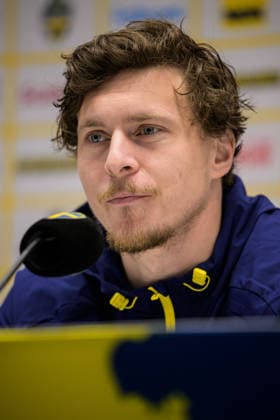 260330 Victor Nilsson Lindelöf of the Swedish national football team at a press conference, PK, Pressekonferenz on March 30, 2026 in Stockholm. Photo: Jesper Zerman BILDBYRAN kod JZ JZ0694 fotboll football soccer fotball vm-kval kval FIFA World Cup, WM, Weltmeisterschaft, Fussball qualifier qualifier presskonferens press conference sverige sweden sverige a bbeng Copyright: JESPERxZERMAN BB260330JZ041