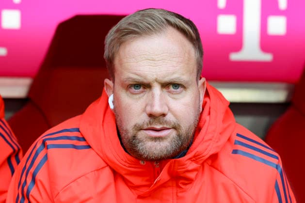 Co-Trainer Aaron Danks (FC Bayern Muenchen) schaut, Bundesliga, FC Bayern München v 1. FC Union Berlin, Allianz Arena am 21. March 2026 in München, Deutschland. (Foto von Marco Steinbrenner DeFodi Images) Co-Trainer Aaron Danks (FC Bayern Muenchen) looks on, Bundesliga, FC Bayern München v 1. FC Union Berlin, Allianz Arena, March 21, 2026 in München, Germany. (Photo by Marco Steinbrenner DeFodi Images) DFL regulations prohibit any use of photographs as image sequences and or quasi-video. - *** Co Trainer Aaron Danks FC Bayern Muenchen looks on, Bundesliga, FC Bayern München v 1 FC Union Berlin, Allianz Arena am 21 March 2026 in München, Germany Photo by Marco Steinbrenner DeFodi Images Co Trainer Aaron Danks FC Bayern Muenchen looks on, Bundesliga, FC Bayern München v 1 FC Union Berlin, Allianz Arena, March 21, 2026 in München, Germany Photo by Marco Steinbrenner DeFodi Images DFL regulations prohibit any use of photographs as image sequences and or quasi video