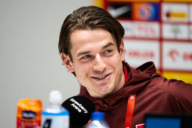 260330 Jakub Kaminski of the Polish national football team at a press conference, PK, Pressekonferenz on March 30, 2026 in Stockholm. Photo: Jesper Zerman BILDBYRAN kod JZ JZ0695 fotboll football soccer fotball vm-kval kval FIFA World Cup, WM, Weltmeisterschaft, Fussball qualifier qualifier presskonferens press conference polen poland bbeng Copyright: JESPERxZERMAN BB260330JZ063