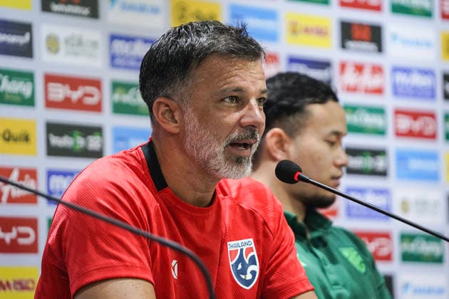 press conference, PK, Pressekonferenz Thailand V Turkmenistan - AFC Asian Cup 2027 Qualifiers. Anthony Hudson, head coach of the Thailand national team, Nationalteam attends a press conference ahead of the AFC Asian Cup 2027 Qualifiers match between Thailand and Turkmenistan at Rajamangala National Stadium in Bangkok, Thailand, on March 31, 2026. Bangkok Bangkok Thailand  Copyright: xAnusakxLaowilasx originalFilename:laowilas-notitle260330_npsmc.jpg