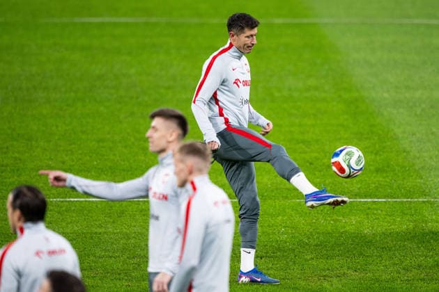 260330 Robert Lewandowski of the Polish national football team at a training session on March 30, 2026 in Stockholm. Photo: Jesper Zerman BILDBYRAN kod JZ JZ0696 fotboll football soccer fotball vm-kval kval FIFA World Cup, WM, Weltmeisterschaft, Fussball qualifier qualifier träning practice training polen poland bbeng Copyright: JESPERxZERMAN BB260330JZ075