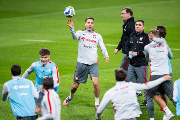 260330 Players of Poland s national football team at a training session on March 30, 2026 in Stockholm. Photo: Jesper Zerman BILDBYRAN kod JZ JZ0696 fotboll football soccer fotball vm-kval kval FIFA World Cup, WM, Weltmeisterschaft, Fussball qualifier qualifier träning practice training polen poland bbeng Copyright: JESPERxZERMAN BB260330JZ090