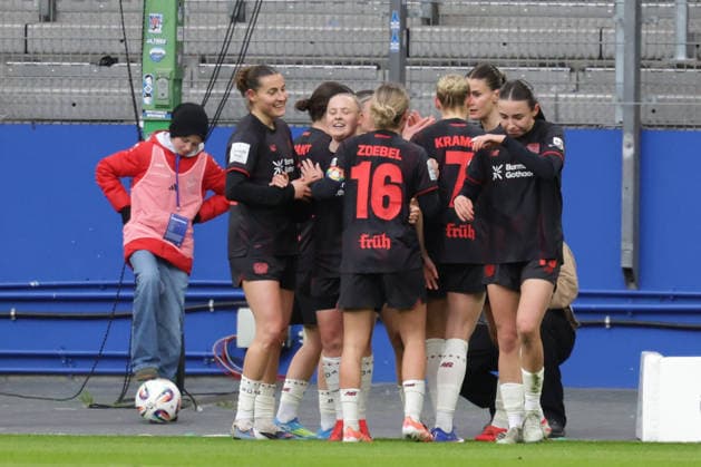 2026.03.30 xfsx Fussball Google Pixel Frauen- Bundesliga Hamburger Sportverein - Bayer Leverkusen v.l. Vanessa Fudalla (Bayer 04 Leverkusen ,21) macht das 0:1 fuer Bayer 04 Leverkusen (DFL regulations prohibit any use of photographs as image sequences and or quasi-video. Copyright: HMBxMedia FernandoxSoares