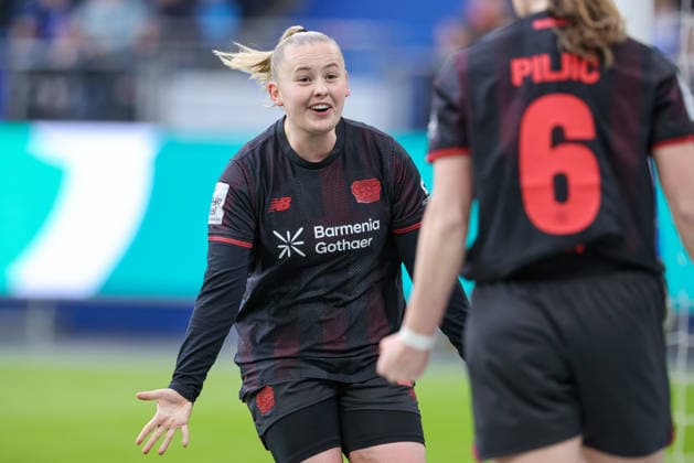 v.li.: Torschützin Vanessa Fudalla (Bayer 04 Leverkusen, 21) und Katharina Piljic (Bayer 04 Leverkusen, 6) mit Torjubel, Jubel, jubeln, jubelt, optimistisch, Spielszene, Highlight, Freude über das Tor zum 0:1, DIE DFB-RICHTLINIEN UNTERSAGEN JEGLICHE NUTZUNG VON FOTOS ALS SEQUENZBILDER UND ODER VIDEOÄHNLICHE FOTOSTRECKEN. DFB REGULATIONS PROHIBIT ANY USE OF PHOTOGRAPHS AS IMAGE SEQUENCES AND OR QUASI-VIDEO., 30.03.2026, Hamburg (Deutschland), Fussball, Google Pixel Frauen-Bundesliga, Hamburger SV - Bayer 04 Leverkusen