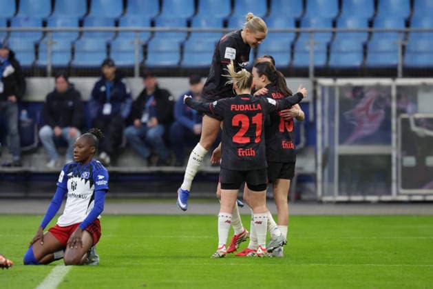 2026.03.30 xfsx Fussball Google Pixel Frauen- Bundesliga Hamburger Sportverein - Bayer 04 Leverkusen v.l. Bayer 04 Leverkusen feiert das Tor zum 2:1 (DFL regulations prohibit any use of photographs as image sequences and or quasi-video. Copyright: HMBxMedia FernandoxSoares