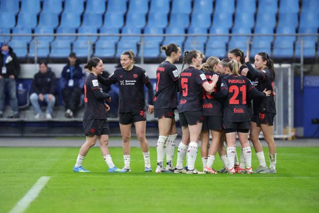2026.03.30 xfsx Fussball Google Pixel Frauen- Bundesliga Hamburger Sportverein - Bayer 04 Leverkusen v.l. Bayer 04 Leverkusen feiert das Tor zum 2:1 (DFL regulations prohibit any use of photographs as image sequences and or quasi-video. Copyright: HMBxMedia FernandoxSoares