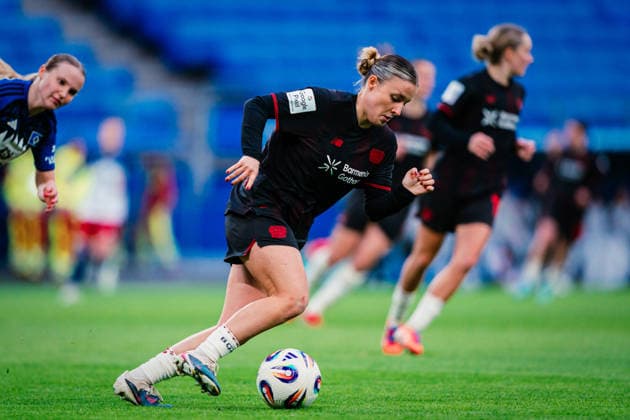 Google Pixel Frauen-Bundesliga: Hamburger SV vs. Bayer 04 Leverkusen, 30.03.2026 Estrella Merino Gonzalez (Bayer 04 Leverkusen, 10); Fußball, Google Pixel Frauen-Bundesliga, 22. Spieltag: Hamburger SV vs. Bayer 04 Leverkusen am 30.03.2026 im Volksparkstadion, Hamburg DFB REGULATIONS PROHIBIT ANY USE OF PHOTOGRAPHS AS IMAGE SEQUENCES AND OR QUASI-VIDEO. Copyright: xBEAUTIFULxSPORTS Tonhäuserx