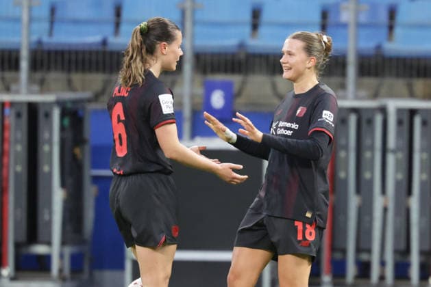 2026.03.30 xfsx Fussball Google Pixel Frauen- Bundesliga Hamburger Sportverein - Bayer 04 Leverkusen v.l. Katharina Piljic (Bayer 04 Leverkusen ,6) , Julia Mickenhagen (Bayer 04 Leverkusen ,18) macht das Tor zum 3:1 Bayer 04 Leverkusen (DFL regulations prohibit any use of photographs as image sequences and or quasi-video. Copyright: HMBxMedia FernandoxSoares