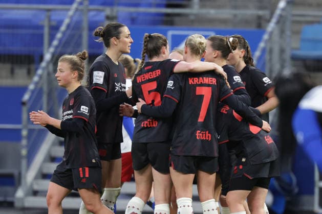2026.03.30 xfsx Fussball Google Pixel Frauen- Bundesliga Hamburger Sportverein - Bayer 04 Leverkusen v.l. Bayer 04 Leverkusen feiert das Tor zum 3:1 fuer Bayer 04 Leverkusen durch Julia Mickenhagen (Bayer 04 Leverkusen ,18) (DFL regulations prohibit any use of photographs as image sequences and or quasi-video. Copyright: HMBxMedia FernandoxSoares