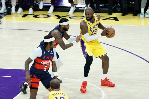 LOS ANGELES, CA - MARCH 30: Los Angeles Lakers forward LeBron James (23) backs down Washington Wizards guard Jaden Hardy (8) during the Washington Wizards vs Los Angeles Lakers game on March 30, 2026, at Crypto.com Arena in Los Angeles, CA. (Photo by Jevone Moore Icon Sportswire) NBA, Basketball Herren, USA MAR 30 Washington Wizards at Los Angeles Lakers EDITORIAL USE ONLY Icon20260330015