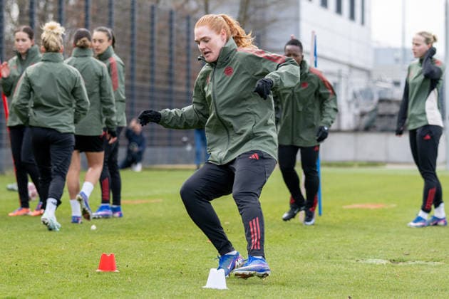 Stine Ballisager Pedersen 3 (FC Bayern Muenchen), FC Bayern Frauen Abschlusstraining vor dem UEFA Champions League-Spiel, Viertelfinale Rueckspiel gegen Manchester United, ManU Saison 2025 2026. 31.03.2026 DFB regulations prohibit any use of photographs as image sequences and or quasi-video Muenchen Bayern Deutschland