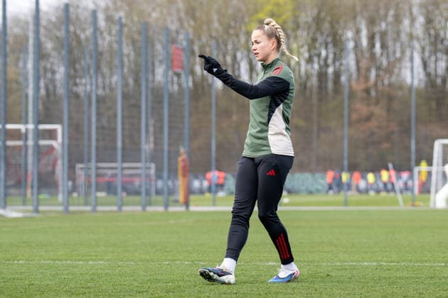 Giulia Gwinn 7 (FC Bayern Muenchen), FC Bayern Frauen Abschlusstraining vor dem UEFA Champions League-Spiel, Viertelfinale Rueckspiel gegen Manchester United, ManU Saison 2025 2026. 31.03.2026 DFB regulations prohibit any use of photographs as image sequences and or quasi-video Muenchen Bayern Deutschland