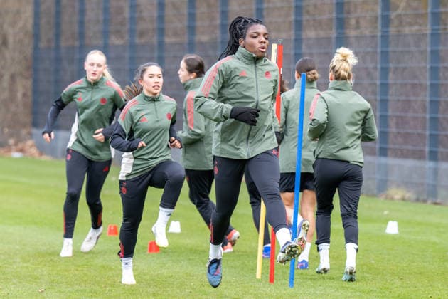 Edna Imade 29 (FC Bayern Muenchen), FC Bayern Frauen Abschlusstraining vor dem UEFA Champions League-Spiel, Viertelfinale Rueckspiel gegen Manchester United, ManU Saison 2025 2026. 31.03.2026 DFB regulations prohibit any use of photographs as image sequences and or quasi-video Muenchen Bayern Deutschland *** Edna Imade 29 FC Bayern Muenchen , FC Bayern Women Final training before the UEFA Champions League match, quarter-final second leg against Manchester United, season 2025 2026 31 03 2026 DFB regulations prohibit any use of photographs as image sequences and or quasi video Muenchen Bayern Germany Copyright: xkolbert-press UlrichxGamelx