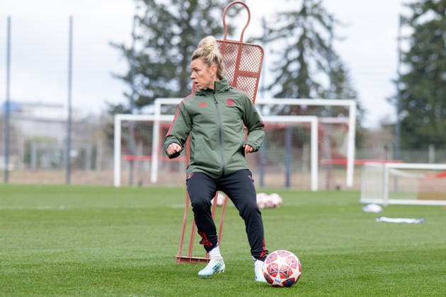 Linda Dallmann 10 (FC Bayern Muenchen), FC Bayern Frauen Abschlusstraining vor dem UEFA Champions League-Spiel, Viertelfinale Rueckspiel gegen Manchester United, ManU Saison 2025 2026. 31.03.2026 DFB regulations prohibit any use of photographs as image sequences and or quasi-video Muenchen Bayern Deutschland