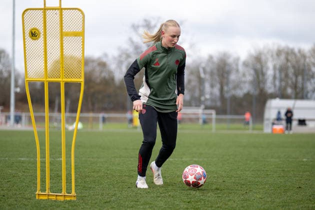 Luzie Zaehringer 33 (FC Bayern Muenchen), FC Bayern Frauen Abschlusstraining vor dem UEFA Champions League-Spiel, Viertelfinale Rueckspiel gegen Manchester United, ManU Saison 2025 2026. 31.03.2026 DFB regulations prohibit any use of photographs as image sequences and or quasi-video Muenchen Bayern Deutschland