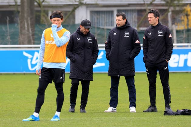 DEU, DFL, 2. FBL Hertha BSC, Training, 31.03.2026, Sportforum, Berlin, DEU, DFL, 2. FBL Hertha BSC, Training, im Bild Fabian Reese (Hertha BSC Berlin 11), Benjamin Weber (Sportdirektor, Hertha BSC Berlin), Michael Hartmann, Konditionstrainer Hendrik Kuchno (Hertha BSC Berlin) DFL - regulations prohibit any use of Photographs as image sequences and or quasi-video